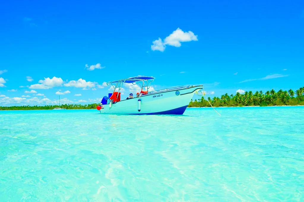 Lancha Speed Boat Moises en las aguas de Saona